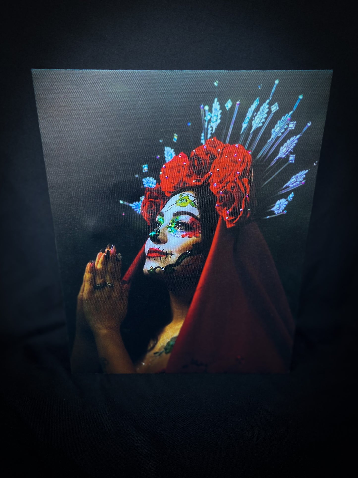 La Muerte Preciosa Red Praying Hands Canvas